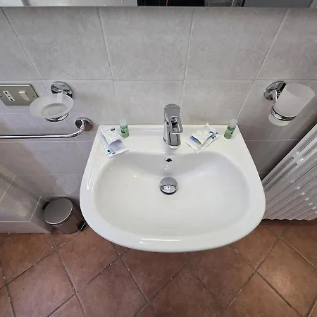 Apartment Elegante Monolocale A Di Wi-fi Lecco